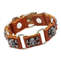Bracciale punk in pelle marrone con teschi d'argento e chiusura a scatto regolabile - Marrone