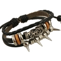 Bracciale multistrato in pelle punk vintage con punte in metallo argentato e perline in legno - Stile Combinazione Multistrato (B01384)