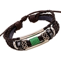 Pulsera de cuero trenzado marrón multicapa con tubos de metal plateado y detalles en verde - Estilo Tejido Marrón Oscuro (B01362)