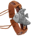 Bracciale vintage in pelle intrecciata con ciondolo a pesce e motivi etnici marroni - Cuoio