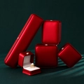 Set de cajas de regalo para joyas en seda roja con estuche para collar y anillo - Rojo