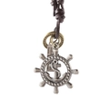 Collar ajustable de cuero marrón con colgantes retro de timón de barco y ancla - Plata Antigua