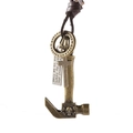 Collana retrò regolabile in pelle con martello in lega vintage e ciondoli incisi - Bronzo