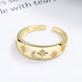 Anello regolabile in argento 925 con rilievi dorati di luna e stelle e zirconi brillanti - Aperto Regolabile / Oro