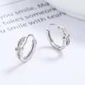 925 Sterling Silber gedrehte Creolen mit Pavé-Fassung und funkelnden Zirkonia-Steinen - 925er Silber / Weißgold