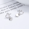 Herz-Ohrstecker aus 925er Sterlingsilber mit poliertem, hohlem Design und Glanzeffekt - In-Ear-Kopfhörer / Silber (Steckverschluss)