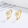925 silver daisy hoop earrings with white petals and gold-plated finish on white background - 925 Silver / Gold/Pair