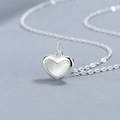 Halskette aus 925 Sterling Silber mit Herzanhänger und weißer Perlmutt-Einlage - 925er Silber / Silber