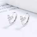 Orecchini a cerchio in argento 925 con zirconi a forma di cuore e finitura lucida - Oro Bianco