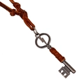 Colgante llave rayo retro en collar de cuerda de cuero vacuno marrón estilo aventura - Estilo Vintage con Forma de Llave (N0107)