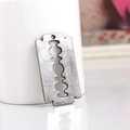 Vintage silver razor blade pendant made of zinc alloy for DIY necklaces and crafts - Antique Silver