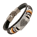Pulsera punk multicapa de cuero con cuentas de madera y colgante de corazón de la paz - Estilo de Placa de Paz de Corazón (DK081)