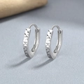 Orecchini a cerchio in argento sterling 925 sfaccettati con texture geometrica - Argento 925 / Argento
