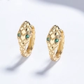 Goldene Schlangenohrringe mit grünen Edelsteinaugen und feiner Schuppenstruktur - 925er Silber / Gold/Paar