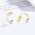 Orecchini a C in argento 925 dorato con zircone rettangolare e design a sfera - Argento 925 / Oro Giallo / Paio (Rettangolo)