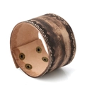 Bracciale largo in pelle punk vintage con motivi in rilievo e fibbie in bronzo regolabili - Marrone Scuro (P01730)