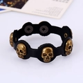 Vintage-Lederarmband für Herren mit Retro-Punk-Totenkopf-Nieten und Druckverschluss - Schwarz