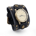 Retro-Punk breite Lederuhr mit bronzefarbenen Nieten und grauem Wildlederband - Vintage Schwarz