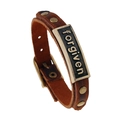Bracelet en cuir marron rétro avec plaque en métal forgiven et boucle réglable - Style Boucle à Rivet Plaque de Lettre Forgiven / Brun Vintage