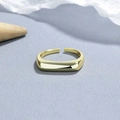 Minimalistischer verstellbarer Ring aus 925er Silber mit polierter goldener Geometrieplatte - Einstellbar Offen / Gold