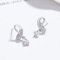Orecchini a goccia in argento con design a nastro e pietre di zircone a pera - Argento 925 / Oro Bianco