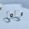 Pendientes de aro de plata S925 con esmalte negro y patrón de estrella de plata - Oro Blanco (Estrella)