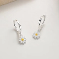 Orecchini a cerchio in argento 925 con pendenti a forma di margherita in smalto bianco - Argento 925 / Argento
