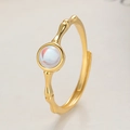 Anillo de plata 925 ajustable con piedra de luna y banda dorada con textura bambú - Abierto Ajustable / Dorado (Piedra de Luna)