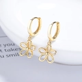 Squisiti orecchini a cerchio in argento 925 con fiori cavi dorati e marchio S925 - Argento 925 / Color Oro (Orecchini)