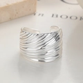 Minimalistischer Ring aus 925er Sterlingsilber mit kreativem Wasserwellen-Struktur-Design - Einstellbar Offen / Silber