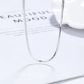 Minimalistische 925 Sterling Silber Schlangenkette mit elegantem Metallglanz für Damen - 925er Silber / Weißgold