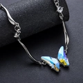 Elegante collana da donna con ciondolo a farfalla in cristallo cangiante e argento - Farfalla Cangiante (L993-A)
