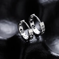 Poliierte silberne Huggie-Ohrringe mit geometrischer Kettentextur für Damen und Herren - Unregelmäßiger Kettentextur-Stil (X010-A)