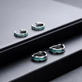 Pendientes modernos de plata con textura de esmalte verde azulado en soporte negro - Pendientes Patrón Llama Azul (X314-A)