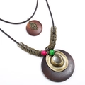 Boho Lange Halskette mit Holzperlen, Hamsa-Hand-Anhänger und Bronzeelementen auf Kordel - Vintage Ethnisch Halskette