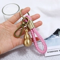 Rosa geflochtener Leder Schlüsselanhänger mit Messingkarabiner und Flaschenkürbis - Kürbis-Stil (CY045)