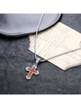Zilveren kruisketting met rode edelsteen en witte zirkonia op zwarte achtergrond - Rode Zirconia Kruis Ketting (L936-P3)