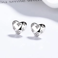 S925 Sterling Silber Herzstecker mit Sternenmuster und Diamantinlay für Damen - Ohrstecker / Weißgold