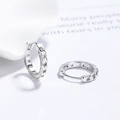 Eleganti orecchini a cerchio in argento sterling S925 con maglia a catena lucida - Oro Bianco