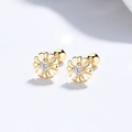 Orecchini a croce in argento 925 placcato oro con zirconi lucenti su sfondo bianco - Argento 925 / Oro