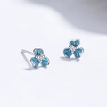 Pendientes de trébol de plata 999 con esmalte azul cielo y piedra de circón central - Stud aretes / Con Tapones de Goma / Oro Blanco
