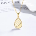 Collana con pendente a goccia in argento sterling 925 traforato con finitura oro - Argento 925 / Oro