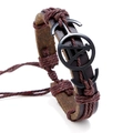 Geflochtenes Lederarmband im Retro-Stil mit Metallscheibe, Anker- und Eiffelturm-Anhängern - Gewebtes Leder-Stil / Braun
