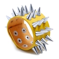 Punk-Lederarmband in Gelb mit drei Reihen Silber-Metallspikes und verstellbarer Schnalle - Gelb