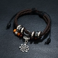 Bracelet rétro multicouche en cuir tressé avec perles en bois et breloque marguerite - Brun Foncé