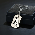 Dettaglio portachiavi lettera A in acciaio inossidabile satinato con confezione regalo - Lettera A / Argento