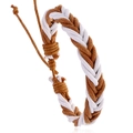 Gevlochten herenarmband van bruin en wit waskoord met verstelbare schuifknoop - Bruin en Wit Gevlochten Stijl (B01863)