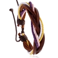 Bracciale multistrato in pelle fatto a mano stile boho con cordini colorati e nodo regolabile - Multicolore B (Intrecciato Bianco Giallo Viola Rosa)