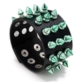 Schwarzes Punk-Lederarmband mit drei Reihen grüner Nieten und verstellbaren Druckknöpfen - Schwarz