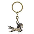 Llavero de aleación de bronce con caballo al galope y relieve sobre fondo blanco - Pony